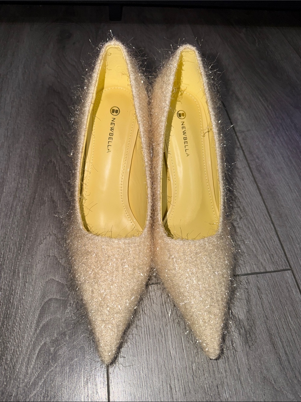 NWT Newbella Womens Pale Yellow Tinseled Pointy Toe Funky Heel
